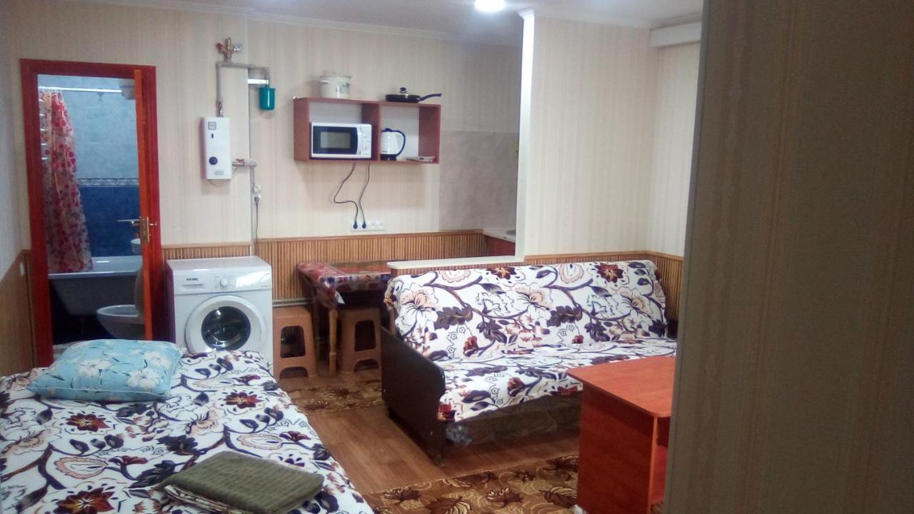 1-Я Слободская, 17А, Угол Проспекта Центрального, 3 Дивана, Wi-Fi, Отдельный Вход. Nikolayev Luaran gambar