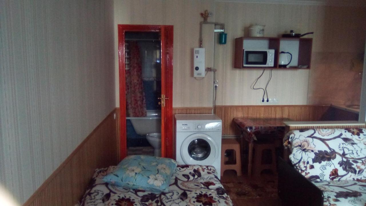 1-Я Слободская, 17А, Угол Проспекта Центрального, 3 Дивана, Wi-Fi, Отдельный Вход. Nikolayev Luaran gambar