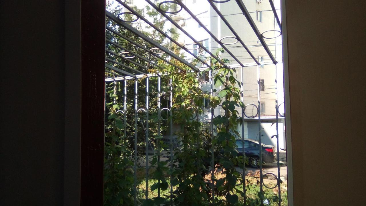 1-Я Слободская, 17А, Угол Проспекта Центрального, 3 Дивана, Wi-Fi, Отдельный Вход. Nikolayev Luaran gambar