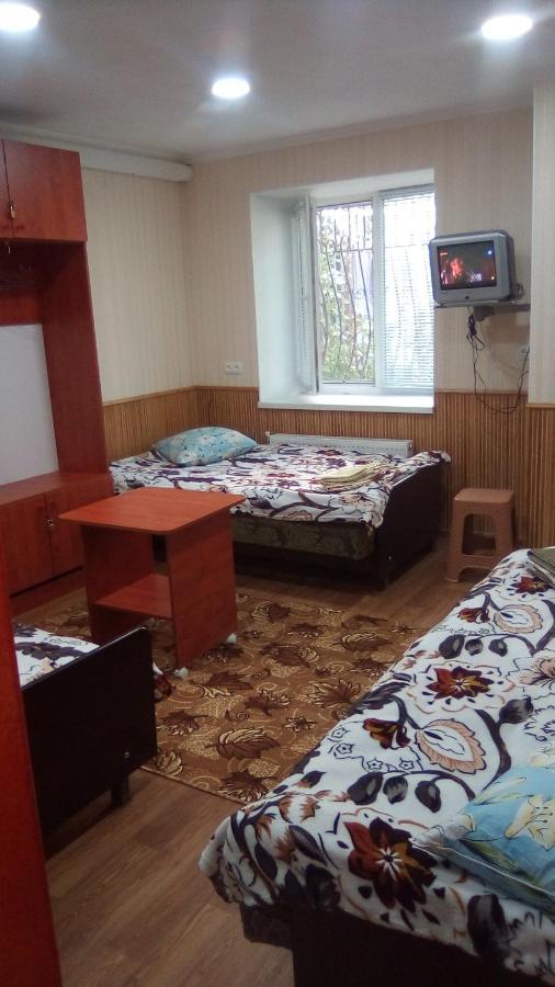 1-Я Слободская, 17А, Угол Проспекта Центрального, 3 Дивана, Wi-Fi, Отдельный Вход. Nikolayev Luaran gambar